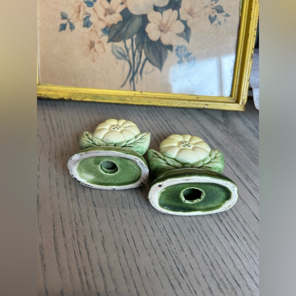 VINTAGE Salt and Pepper Sets plus Two Singles (6 pieces) - Picture 9 of 16